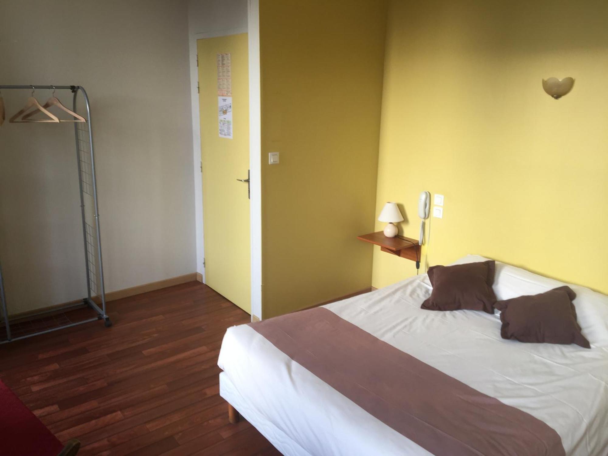 Hotel Au Pere Tranquille Tinchebray-Bocage Zewnętrze zdjęcie