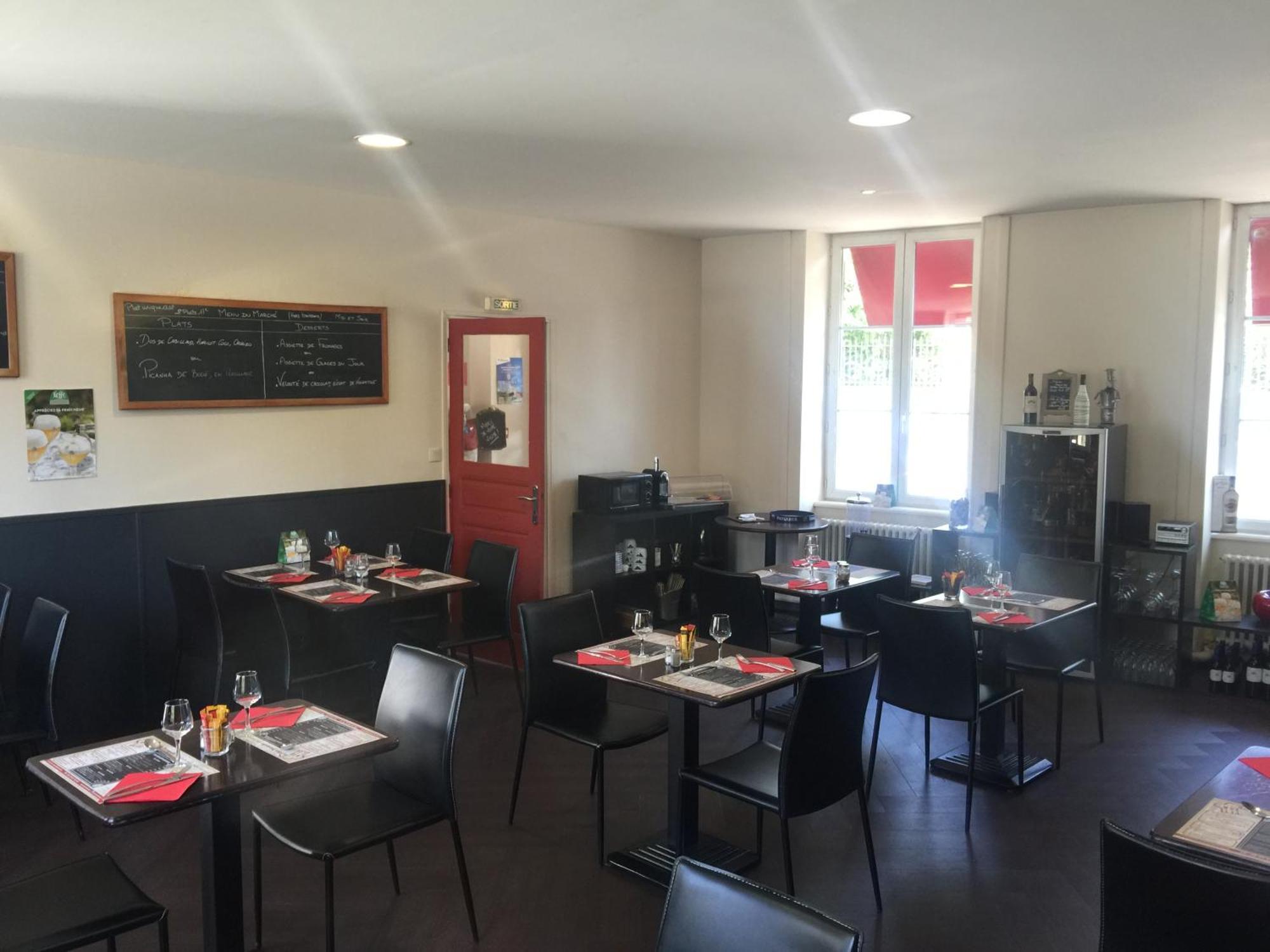 Hotel Au Pere Tranquille Tinchebray-Bocage Zewnętrze zdjęcie