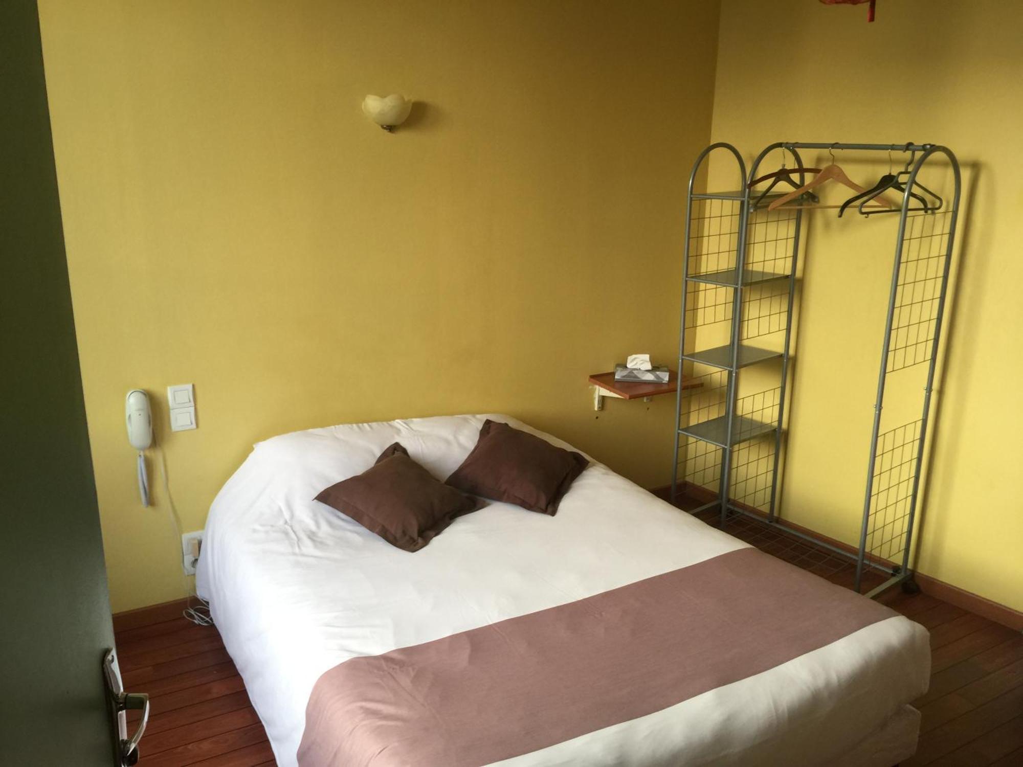 Hotel Au Pere Tranquille Tinchebray-Bocage Zewnętrze zdjęcie