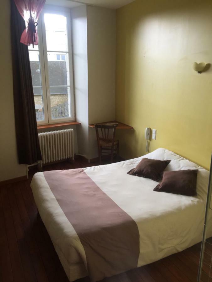 Hotel Au Pere Tranquille Tinchebray-Bocage Zewnętrze zdjęcie